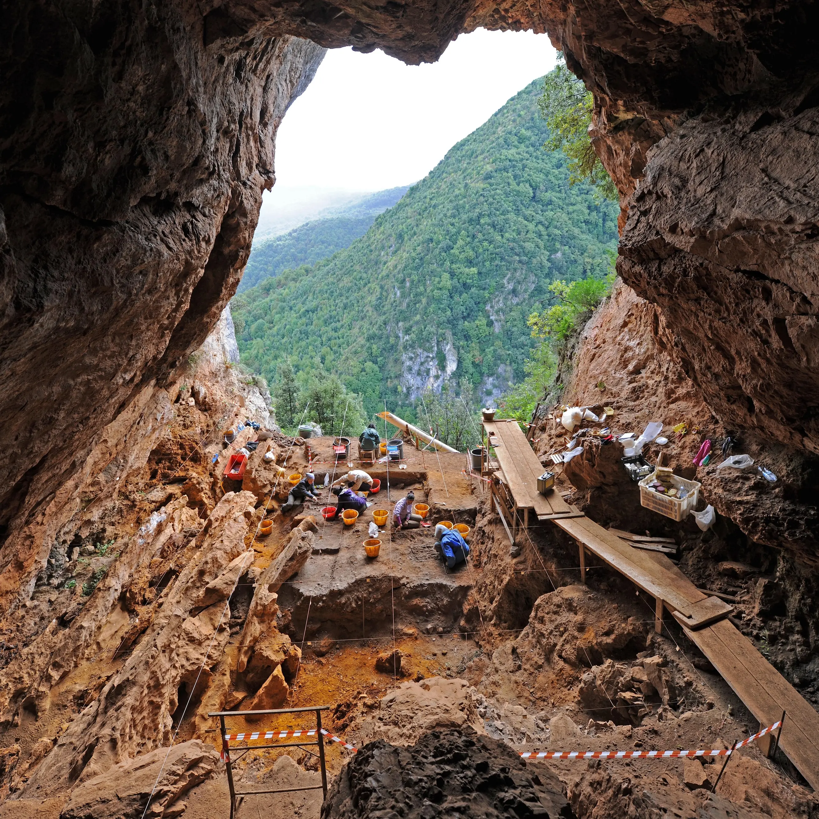 Il più antico caso di incesto è avvenuto oltre 3.500 anni fa in Calabria: le prove in una grotta sul Pollino