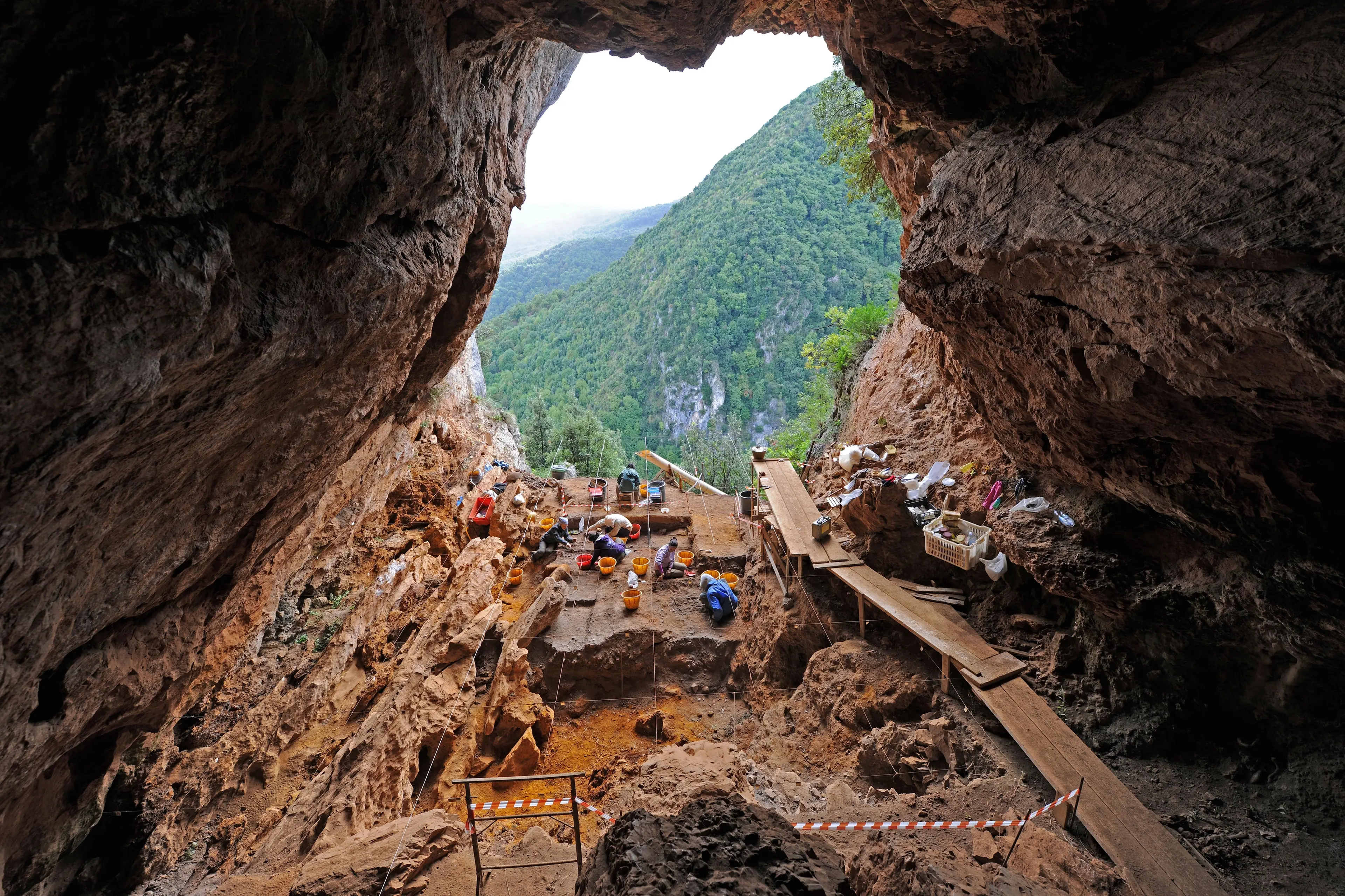 Il più antico caso di incesto è avvenuto oltre 3.500 anni fa in Calabria: le prove in una grotta sul Pollino
