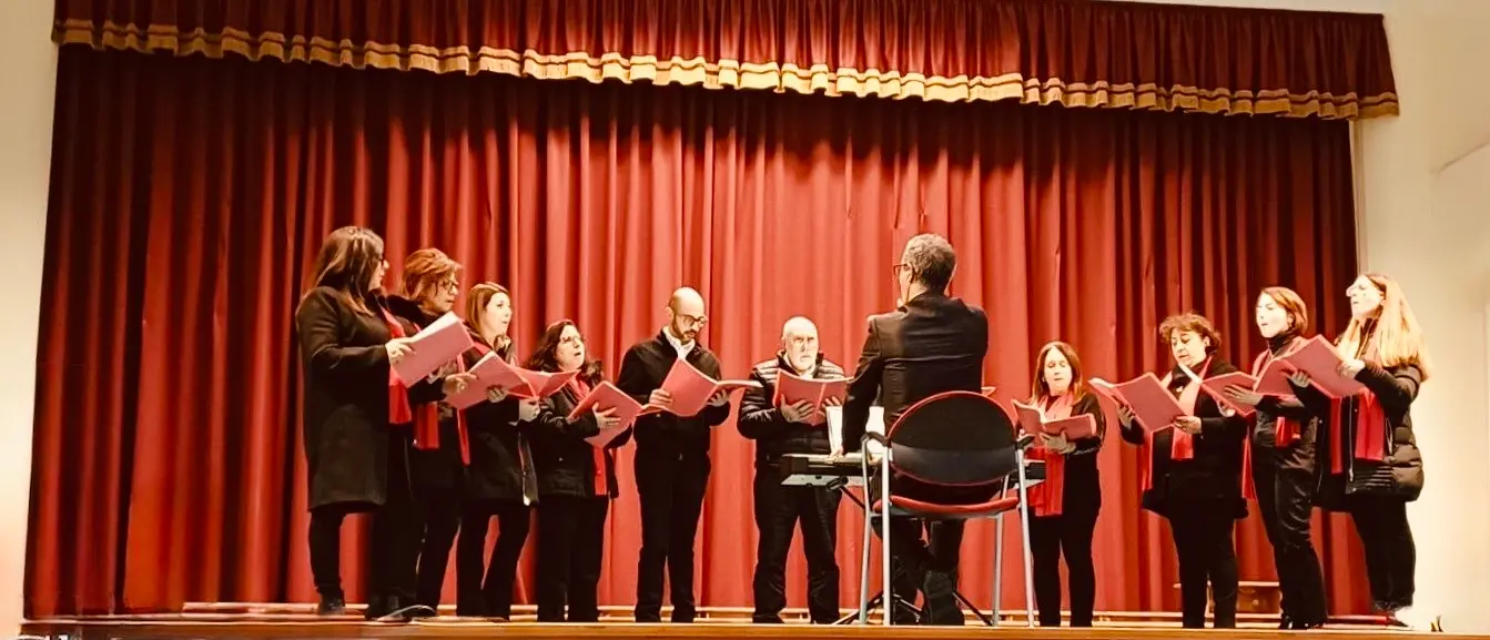 Il concerto\u00A0“Gaudete” accende il Natale di Monterosso Calabro: in scena al Teatro Comunale\n