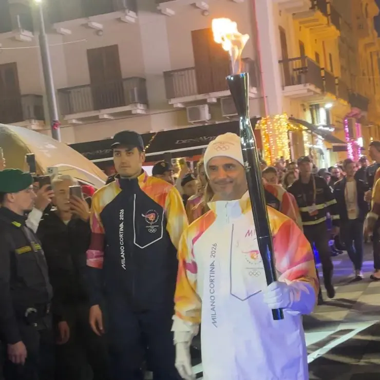 La Calabria abbraccia la Fiamma olimpica: Reggio si “accende” verso Milano Cortina 2026
