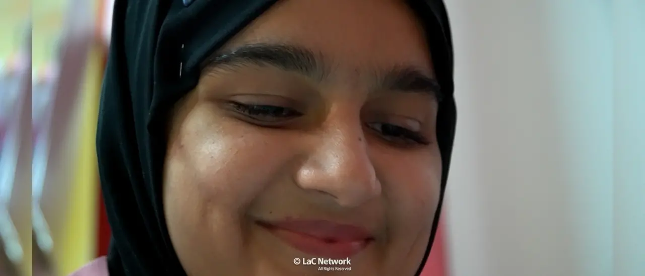 Il potente messaggio di Vania, 15 anni, musulmana, a poche ore dal Natale: «Ogni religione insegna la\u00A0pace»