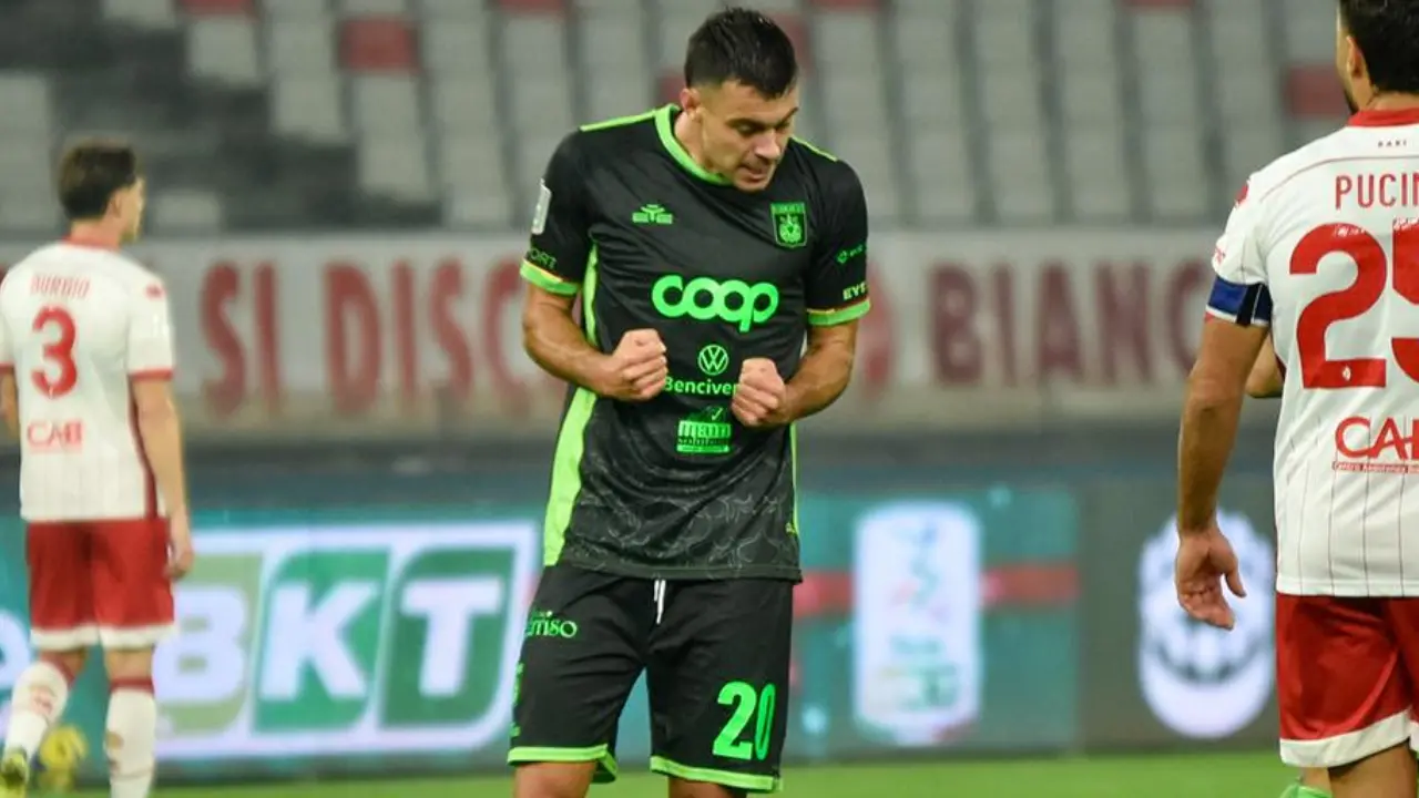 <p>Foto Catanzaro Calcio</p>\\n