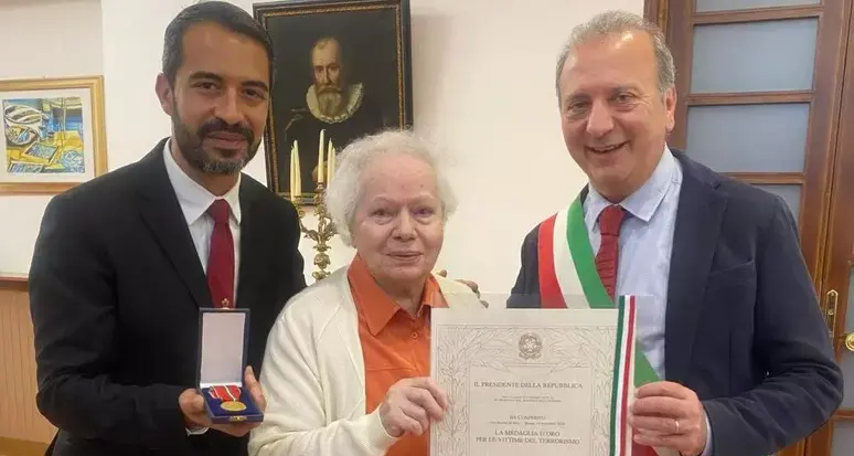 Ferita dai neofascisti\u00A0Nar nel 1979:\u00A0Castrovillari celebra Anna Attura\u00A0con la Medaglia d’Oro come\u00A0vittima del terrorismo\n