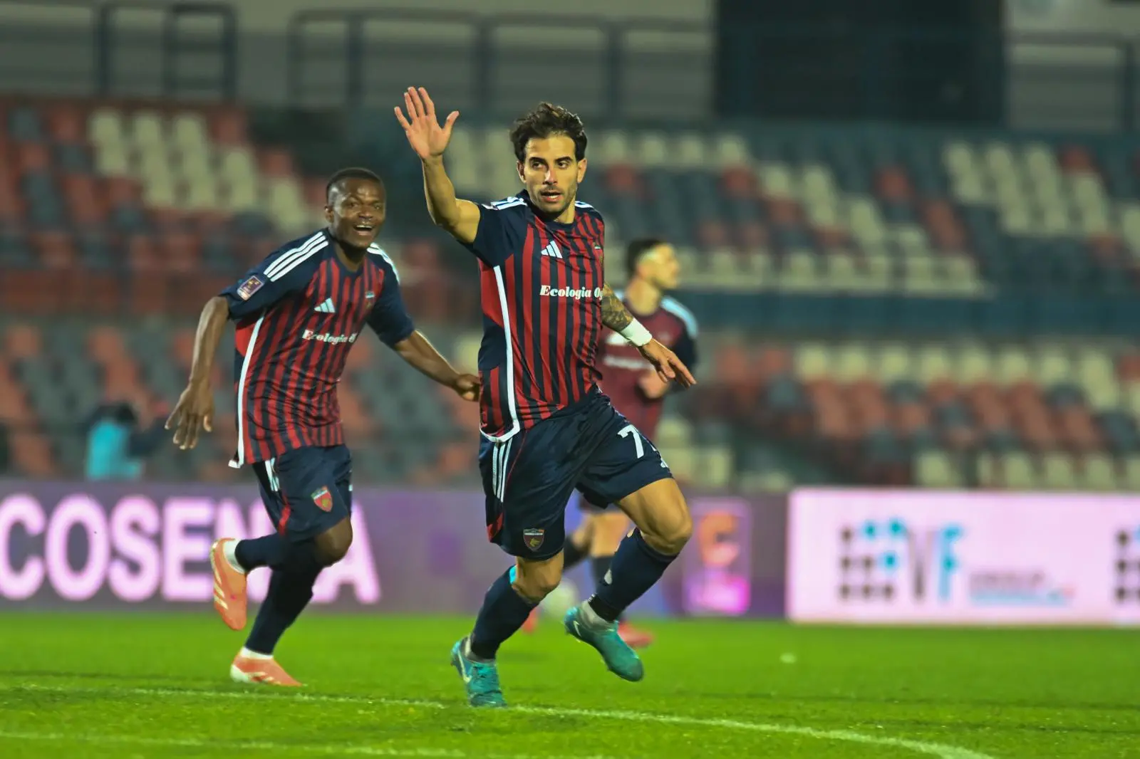 Cosenza-Cavese: Langella illumina la scena, D’Orazio in affanno\n