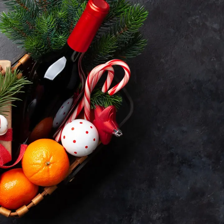 Quasi dieci miliardi di spesa e budget in risalita per gli italiani a Natale: boom dei cesti enogastronomici\n