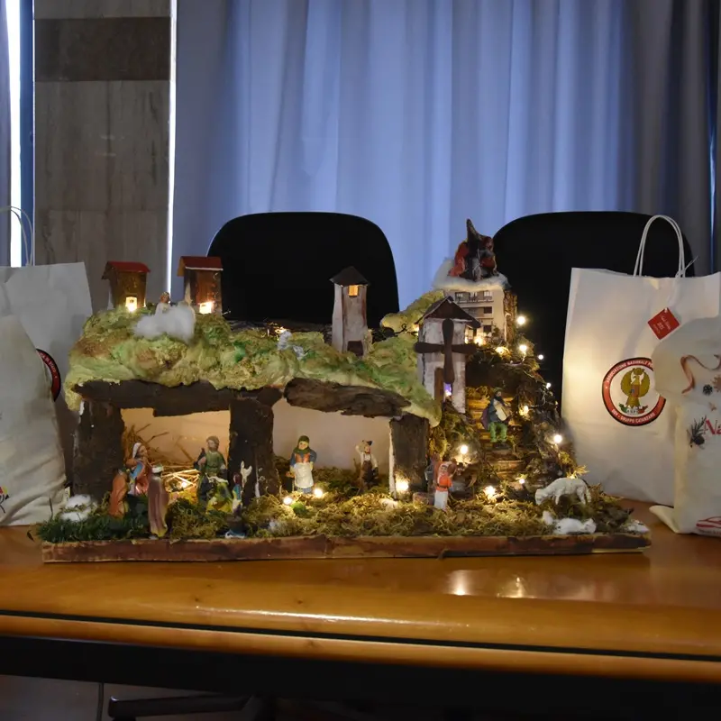 La polizia di Catanzaro festeggia il Natale, il questore ha consegnato\u00A0le ricompense per meriti di servizio\n