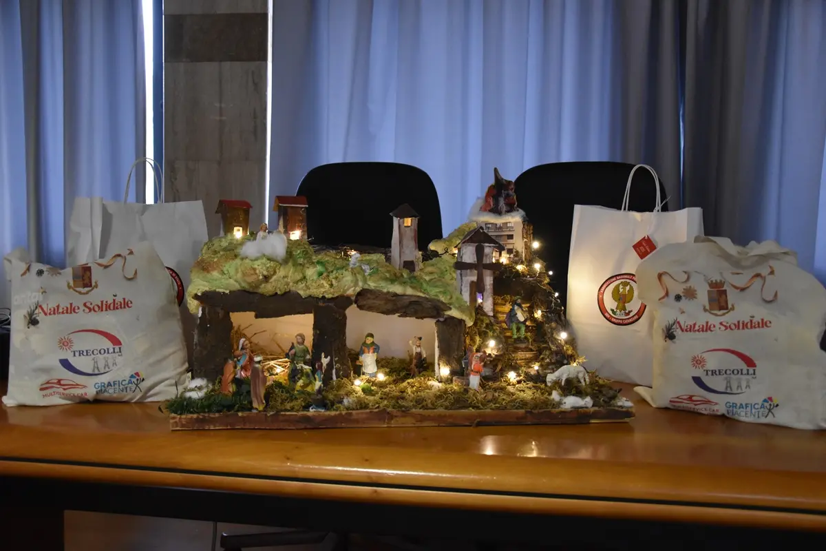 La polizia di Catanzaro festeggia il Natale, il questore ha consegnato\u00A0le ricompense per meriti di servizio\n