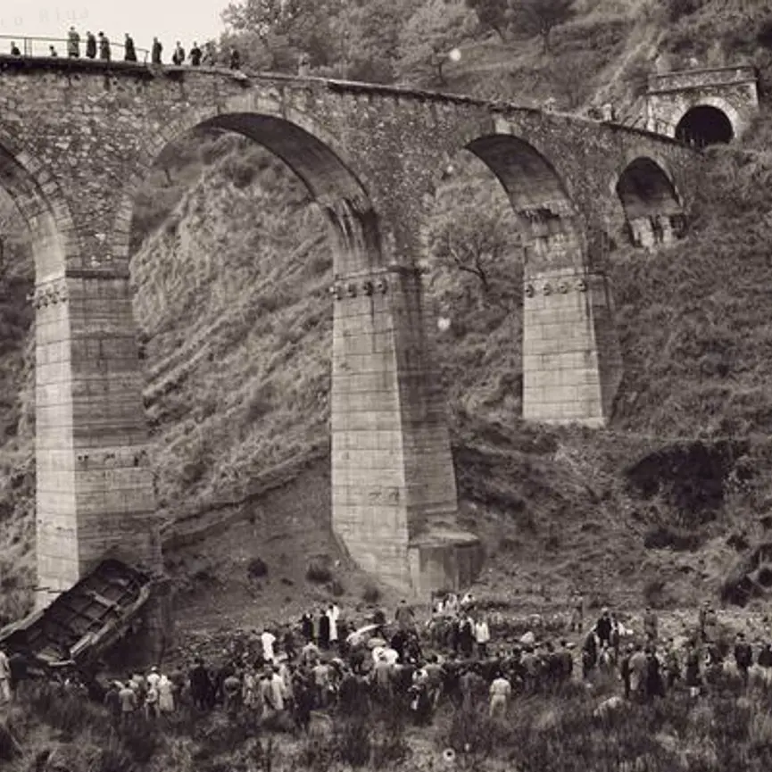 La tragedia della Fiumarella a Soveria Mannelli: 71 vite spezzate e una ferita aperta nella storia del Sud, 64 anni dopo\n