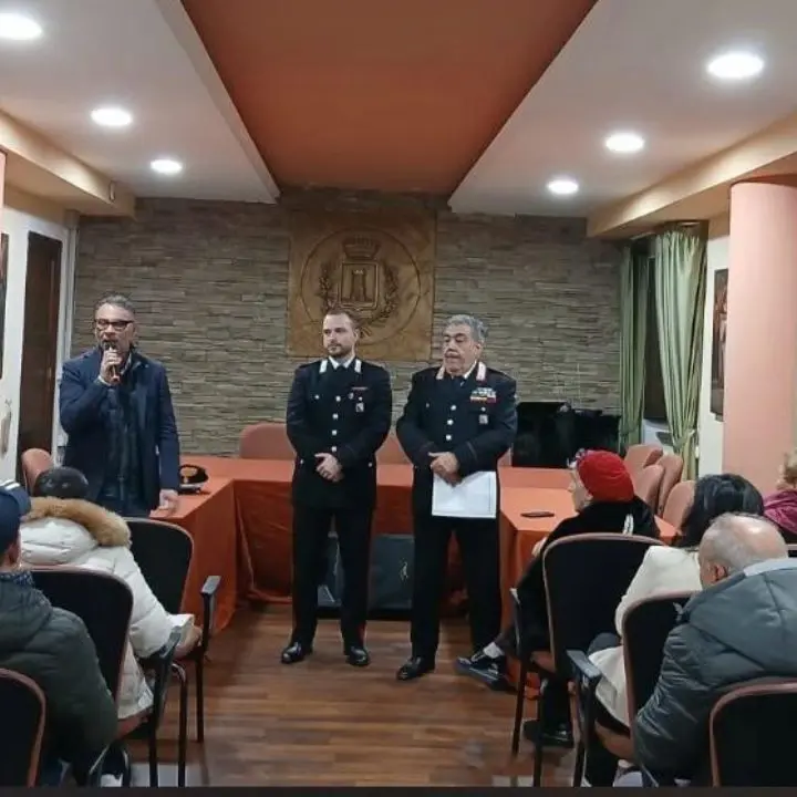A Soriano incontro con i carabinieri sulle truffe agli anziani, il sindaco: «Al minimo sospetto rivolgersi sempre alle istituzioni»
