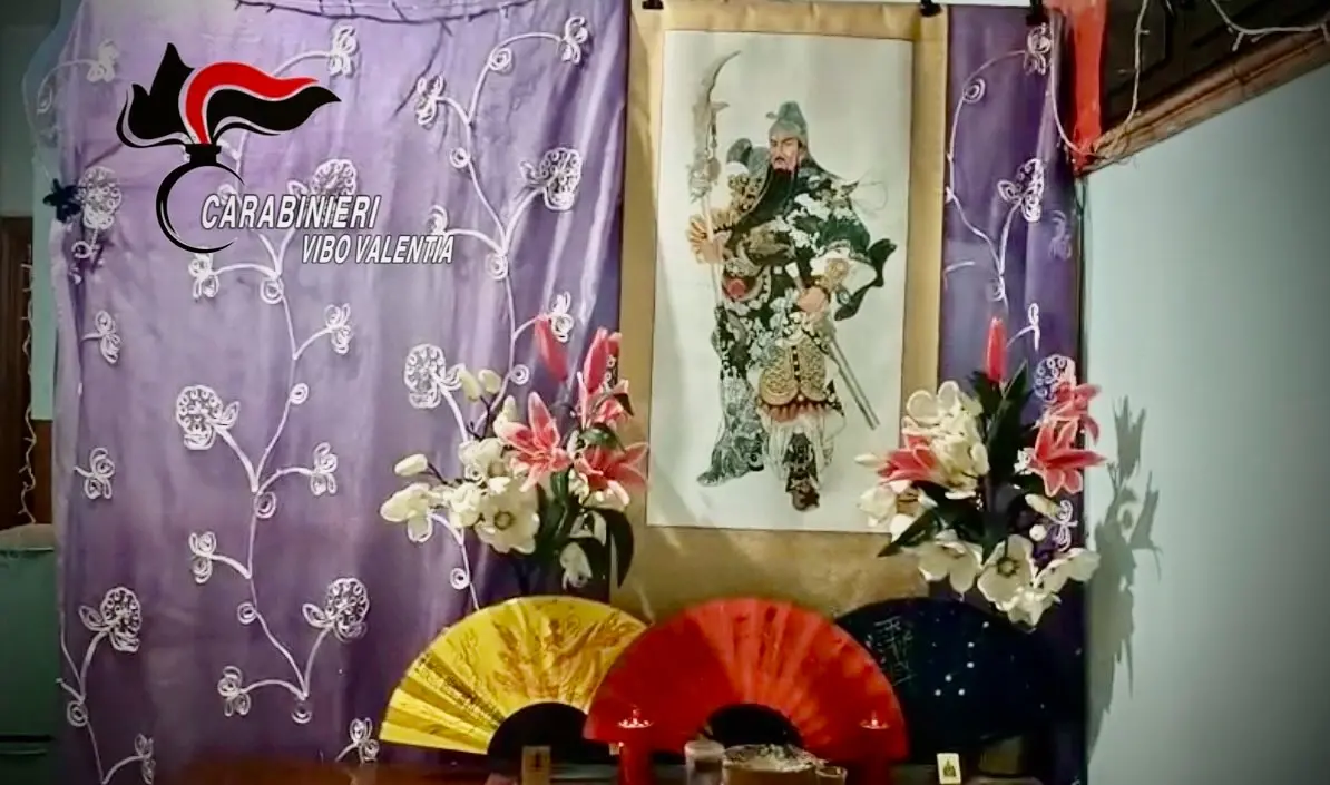 Scoperta nel Vibonese una casa d’appuntamenti con cittadine cinesi: due persone arrestate