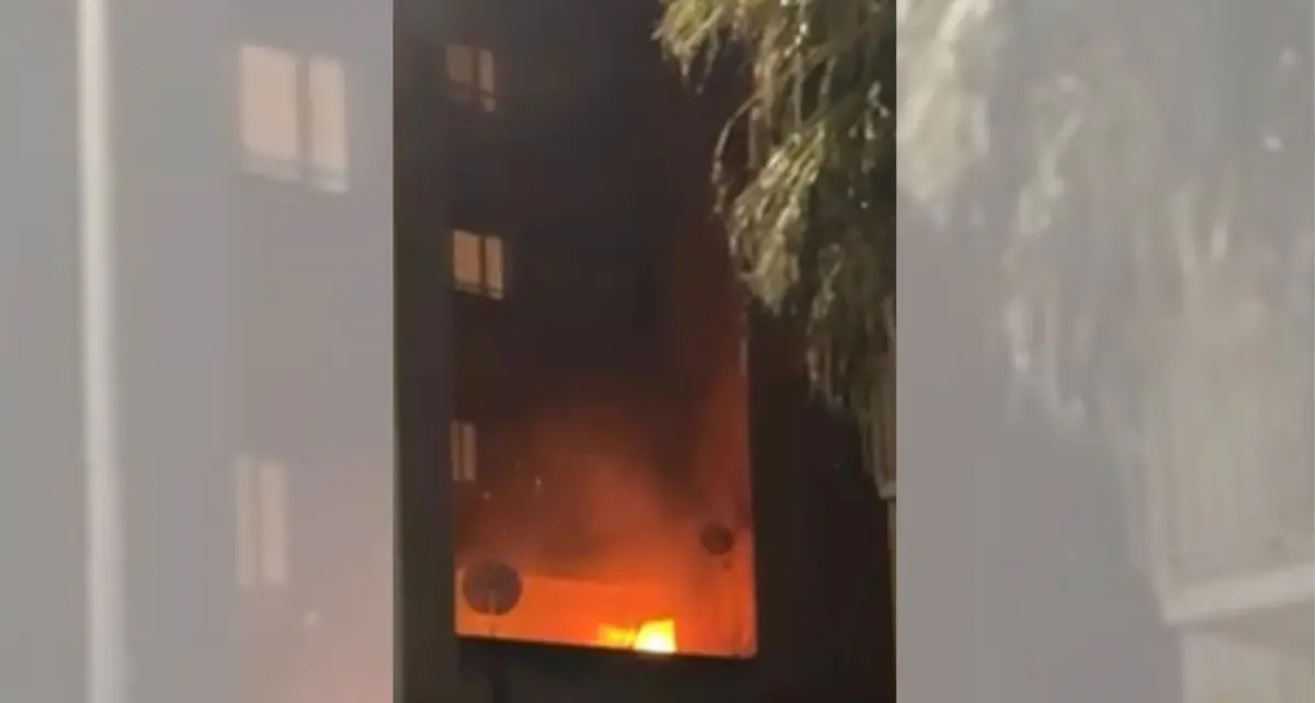 Cetraro, palazzo avvolto dalle fiamme: morta un’anziana\n