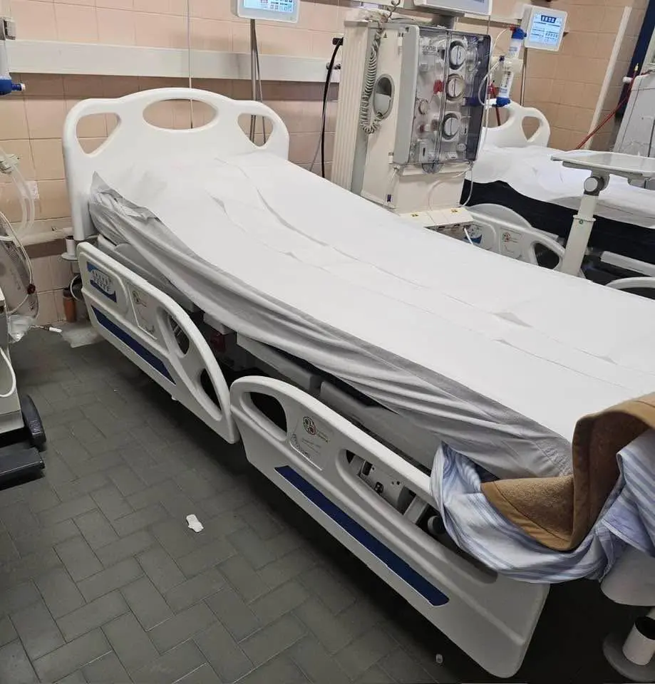 Ospedale di Locri, reparto di Dialisi senza lenzuola per i pazienti ricoverati: «Vergognoso e da Terzo mondo»\n
