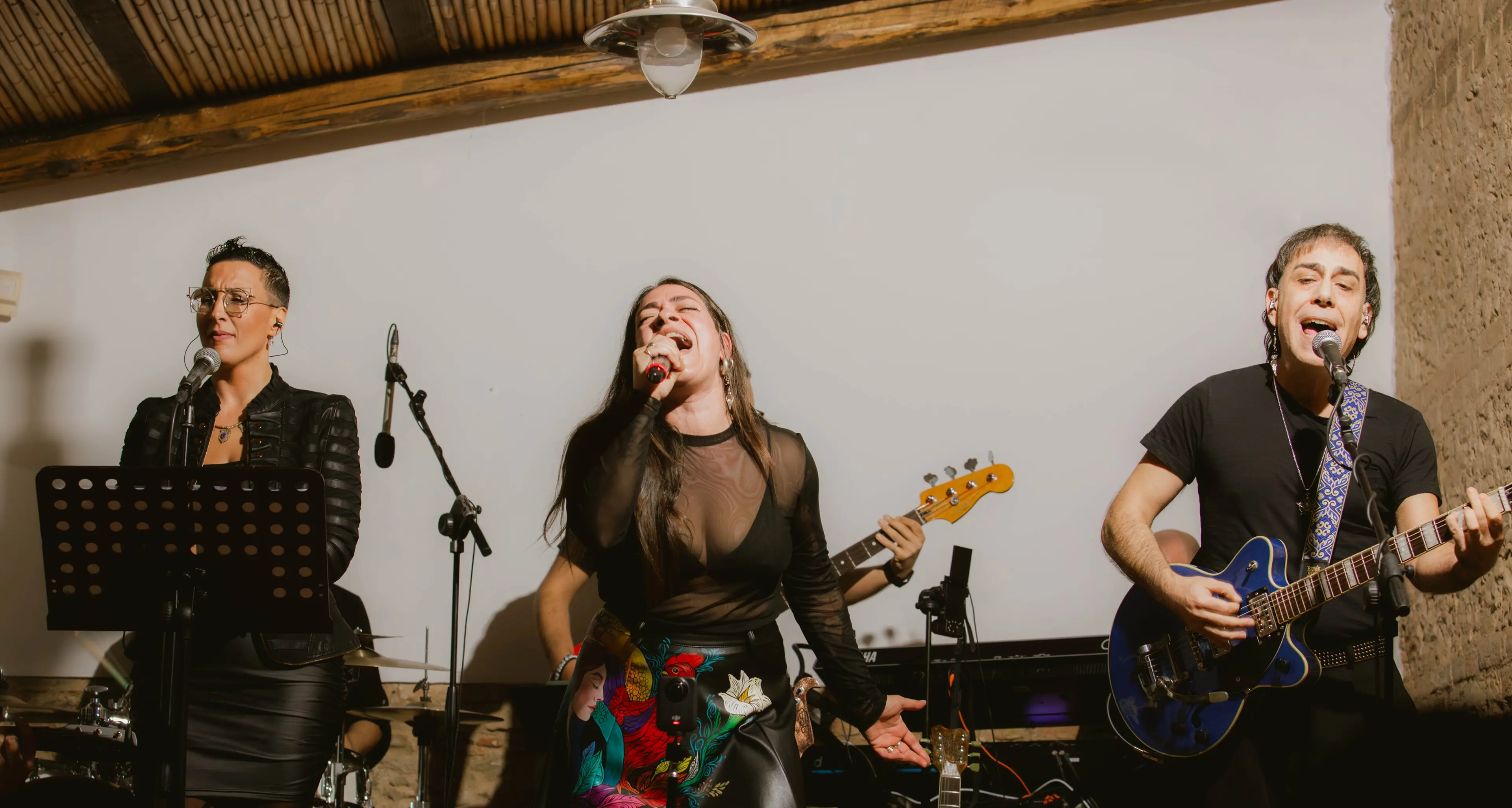 “Santi. Dall’onirico al risveglio”, Januaria Carito presenta il suo nuovo album a Roccelletta di Borgia\n