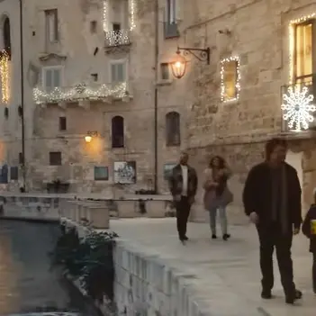 Il pacco del nipotino al nonno che non c’è più: il VIDEO\u00A0per Natale realizzato da Poste Italiane che scalda il cuore\n