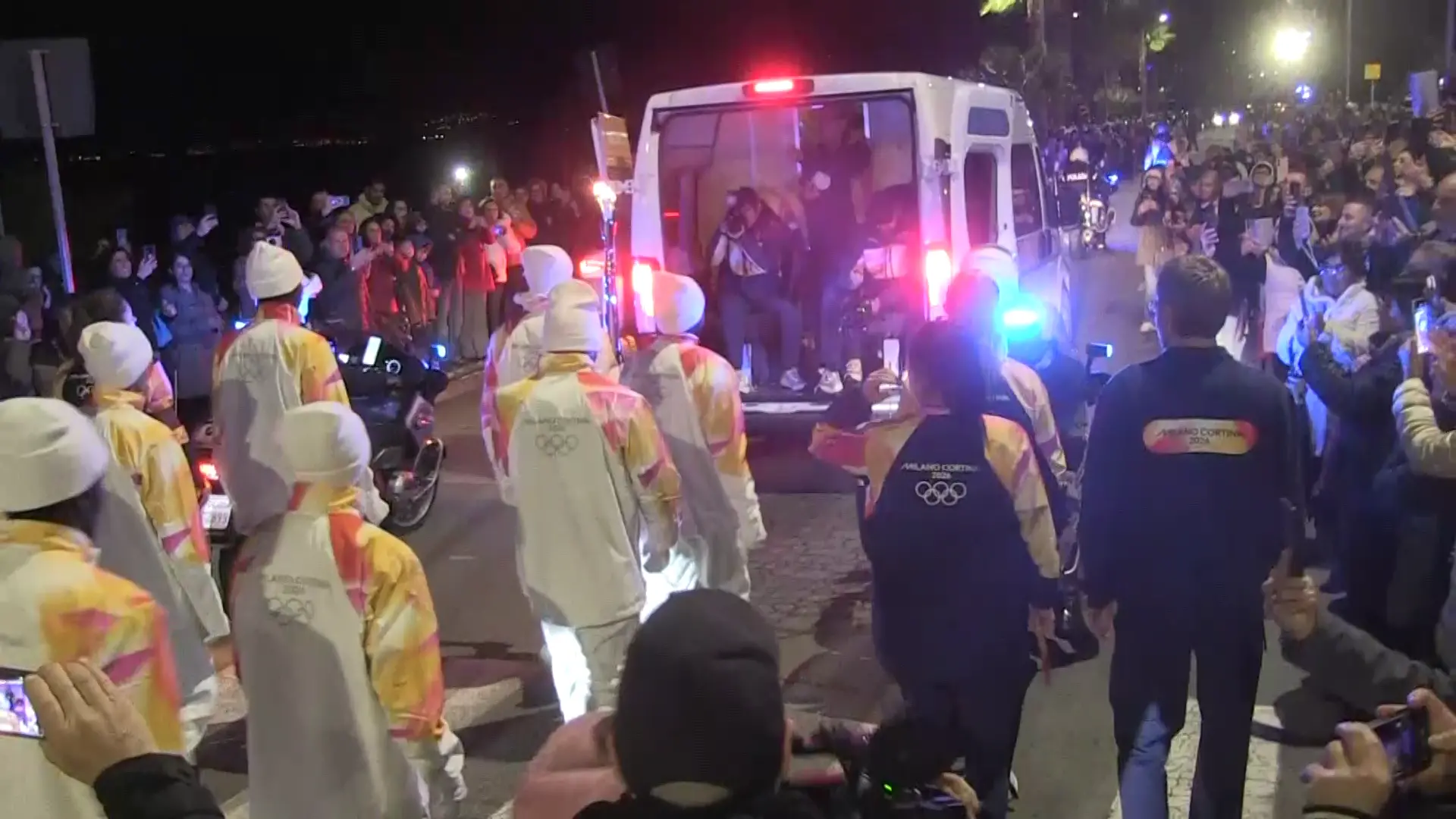 Fiamma olimpica: il “calore” della città, l’orgoglio di Iemma e Battaglia, gli occhi lucidi di Palanca