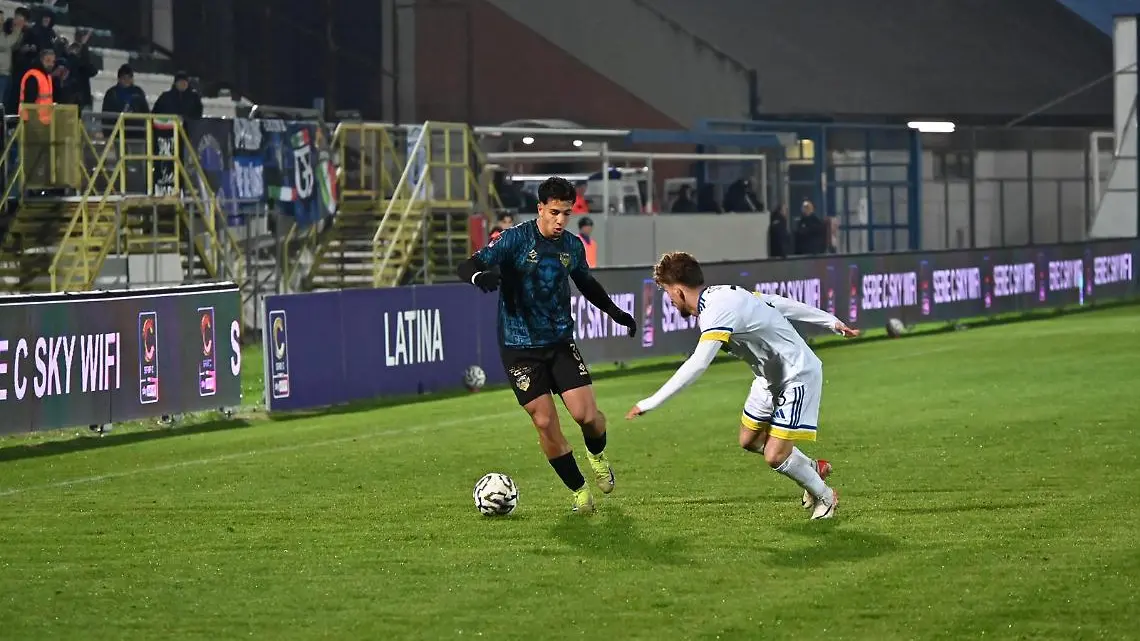 Latina–Crotone 1-1, pareggio al “Francioni”: un punto a testa tra errori, reazioni e occasioni mancate\n