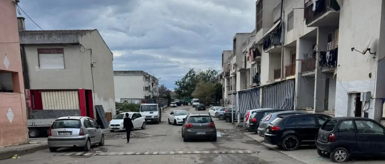 «C’è chi si diverte e chi neppure mangia»: le feste alla Ciambra di Gioia Tauro tra solitudine, solidarietà e speranza\n