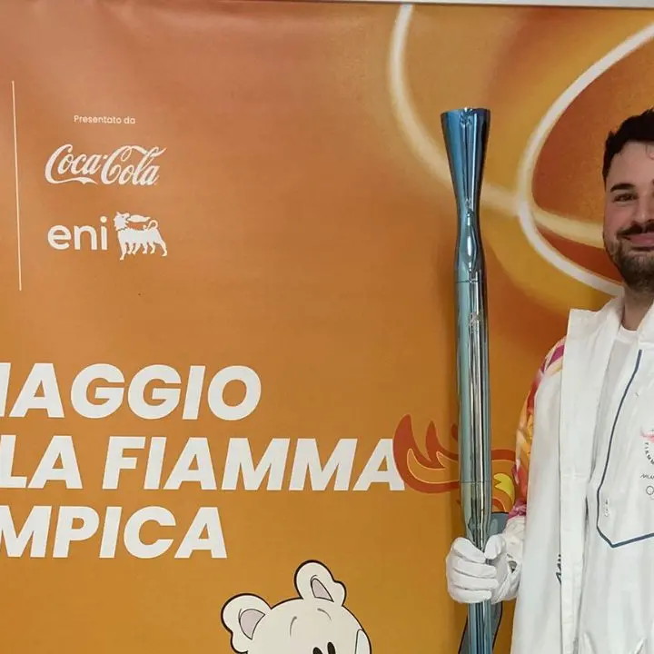 La luce della speranza: un giovane calabrese sconfigge il bullismo e porta la Torcia Olimpica: «Turbinio di emozioni»\n
