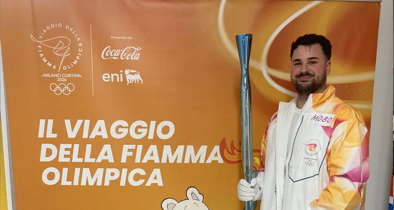 La luce della speranza: un giovane calabrese sconfigge il bullismo e porta la Torcia Olimpica: «Turbinio di emozioni»\n