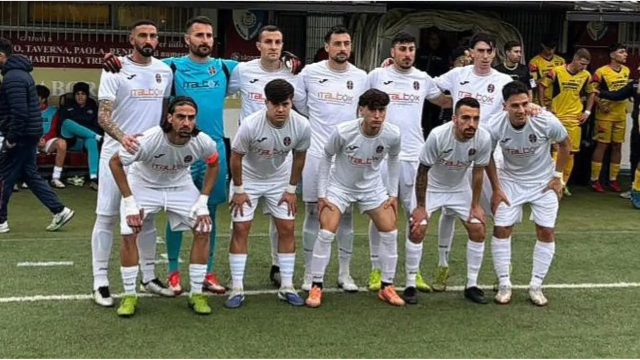 Eccellenza, la DB Rossoblù Luzzi si fa spazio nei play off. Magarò: «Quinto posto premio meritato»\n