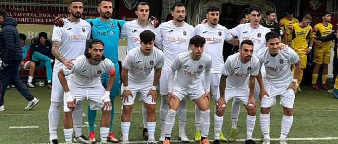 Eccellenza, la DB Rossoblù Luzzi si fa spazio nei play off. Magarò: «Quinto posto premio meritato»\n