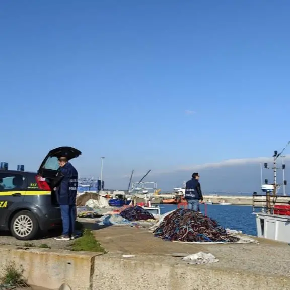 Lavoro irregolare nel settore marittimo, 30mila euro di sanzioni dopo i controlli lungo la costa calabrese