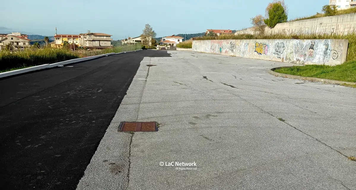 Elisoccorso a Catanzaro, l’area per la manovra dei mezzi aerei come un parcheggio in disuso: senza segnaletica