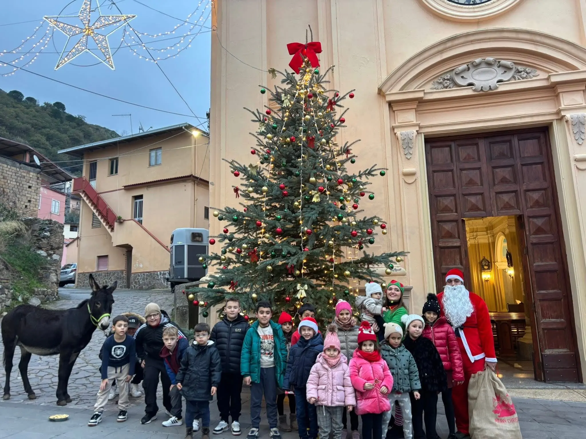 Arasì, un pomeriggio di gioia e tradizione con “Arriva Babbo Natale”\n