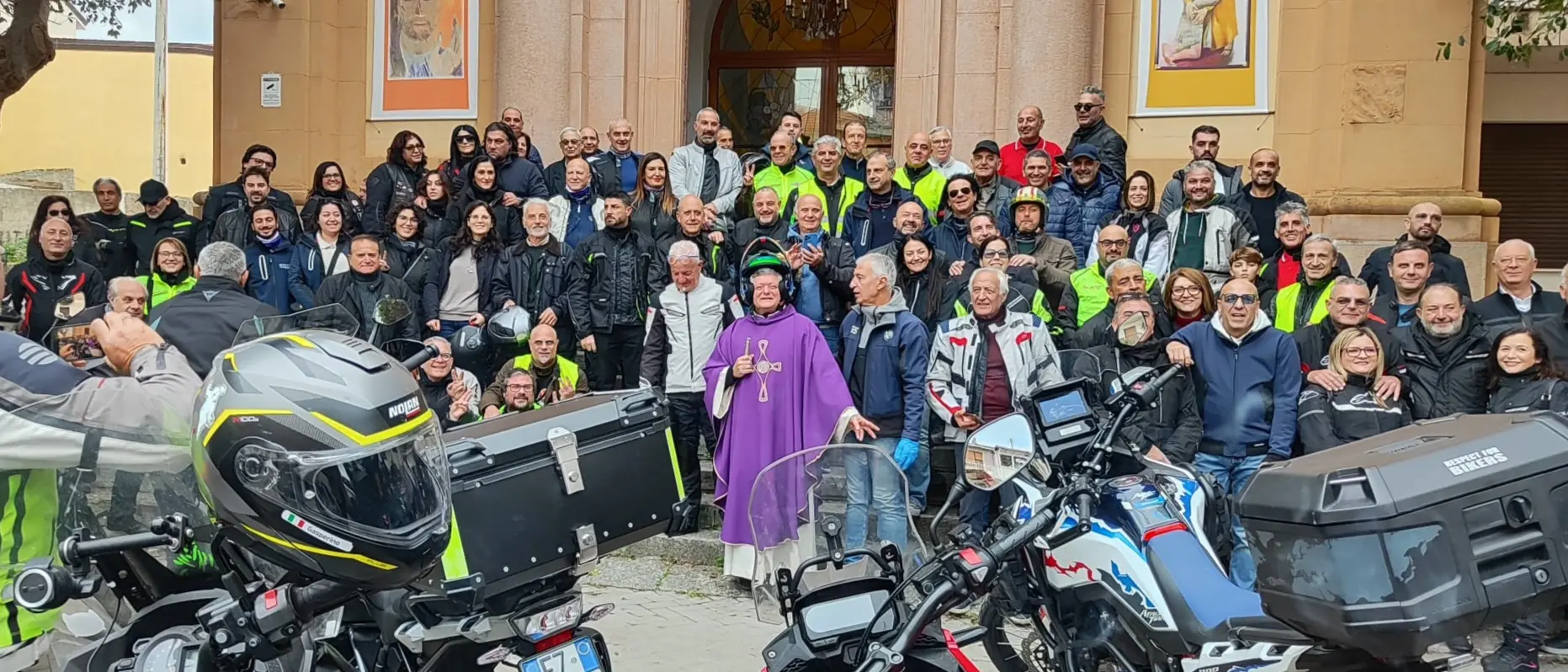 Benedizione dei caschi e Santa Messa per i motociclisti nella Parrocchia di S. Biagio Vescovo\n