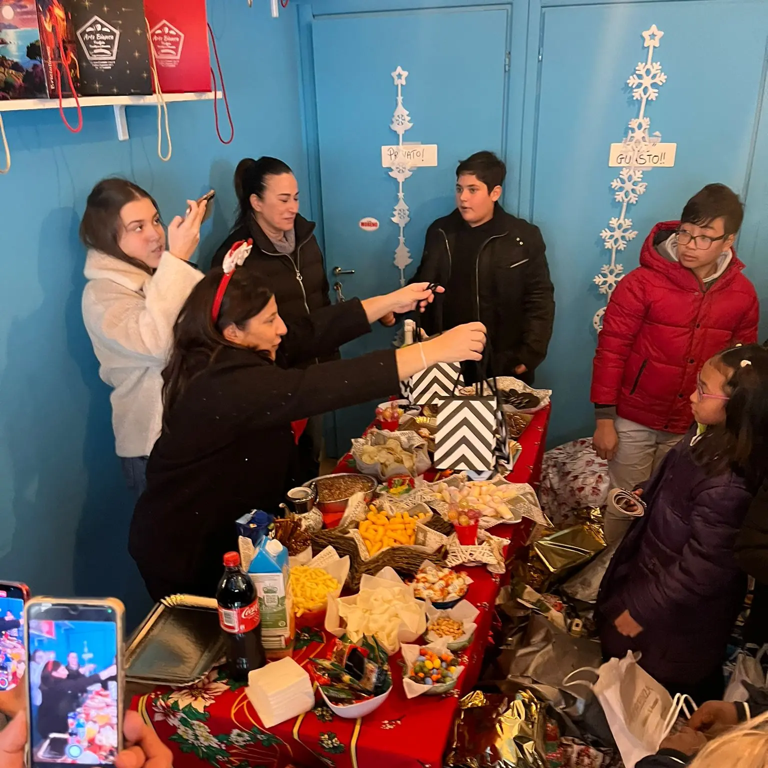 Reggio,\u00A0Natale di sorrisi a Villa Betania: bambini protagonisti di un pranzo solidale\n