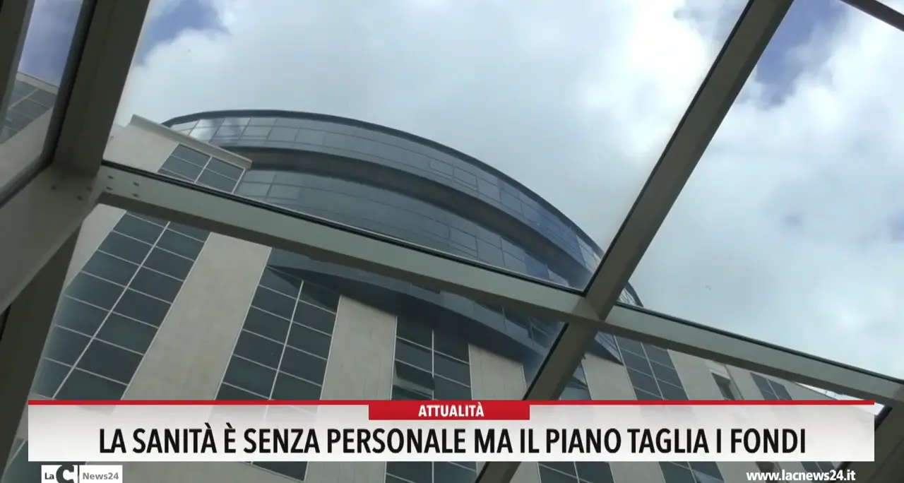 La sanità è senza personale ma il Piano taglia i fondi