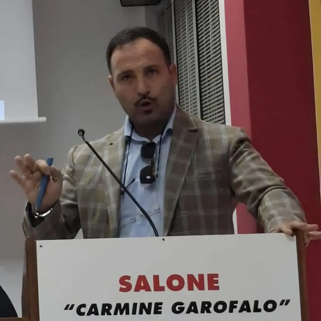 Lettere\u00A0di licenziamento sotto l’albero per i lavoratori dell’Abramo Printing, la denuncia della Slc Cgil\n