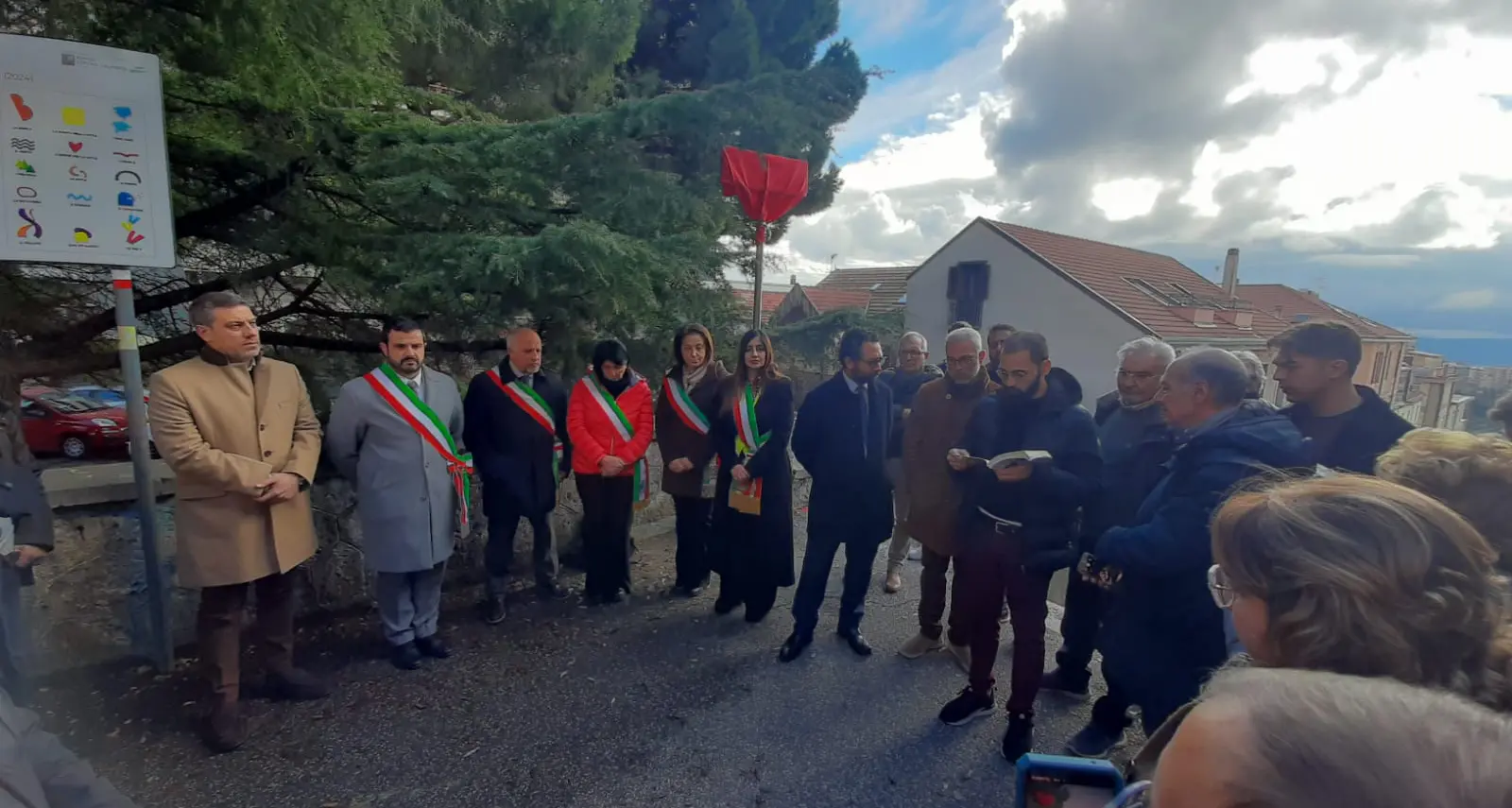 Disastro Fiumarella, Catanzaro intitola scalinata “degli studenti” in Via Milano