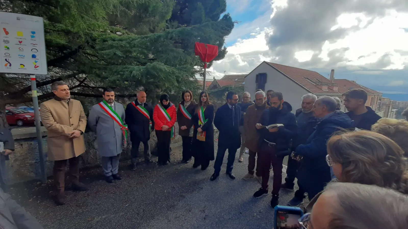 Disastro Fiumarella, Catanzaro intitola scalinata “degli studenti” in Via Milano