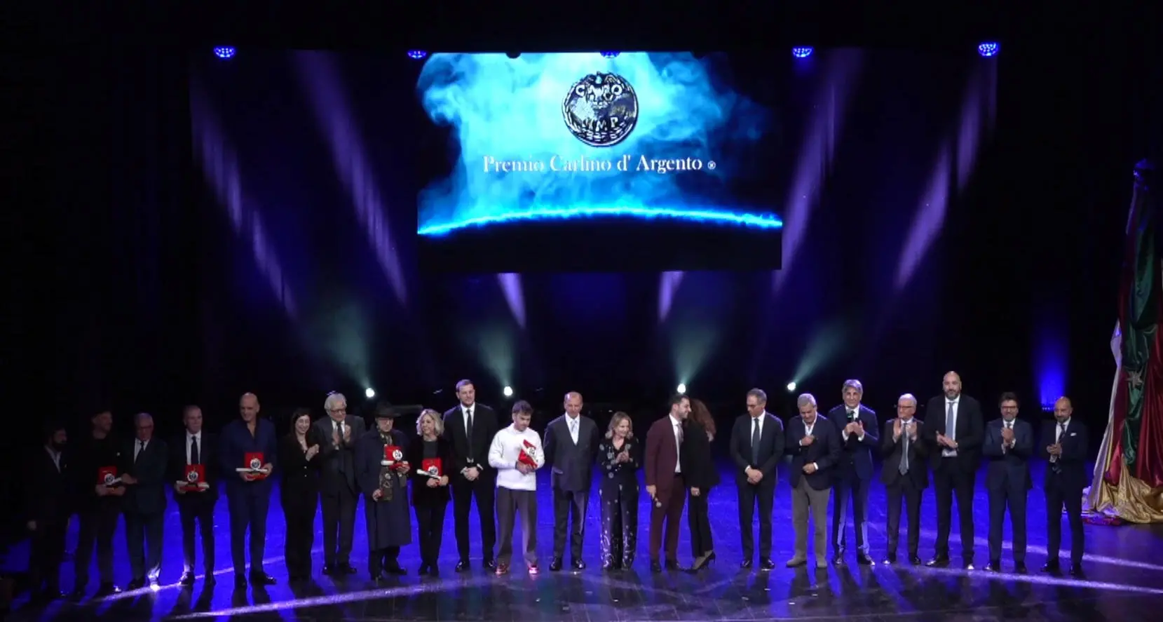 La cerimonia del Premio Carlino d’Argento al Politeama di Catanzaro: un riconoscimento all’eccellenza calabrese che guarda al futuro\n