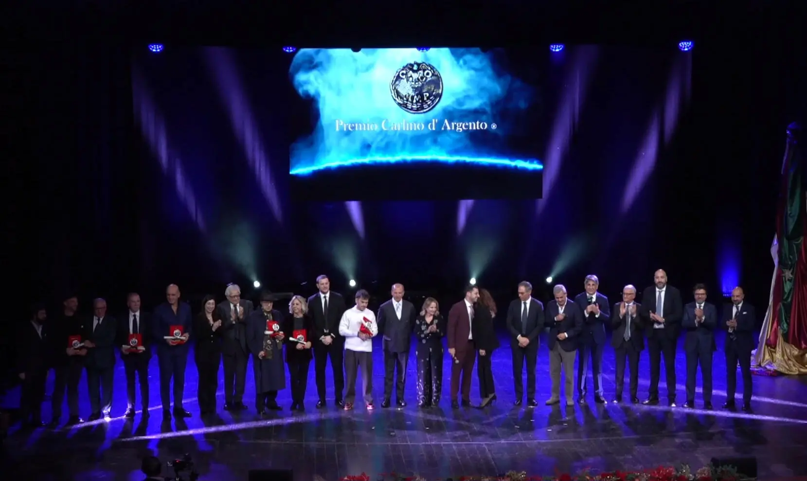 La cerimonia del Premio Carlino d’Argento al Politeama di Catanzaro: un riconoscimento all’eccellenza calabrese che guarda al futuro\n