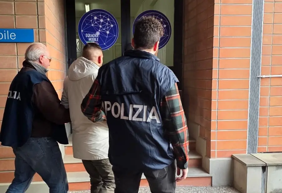 Rapina aggravata a mano armata, eseguita ordinanza di custodia cautelare in carcere