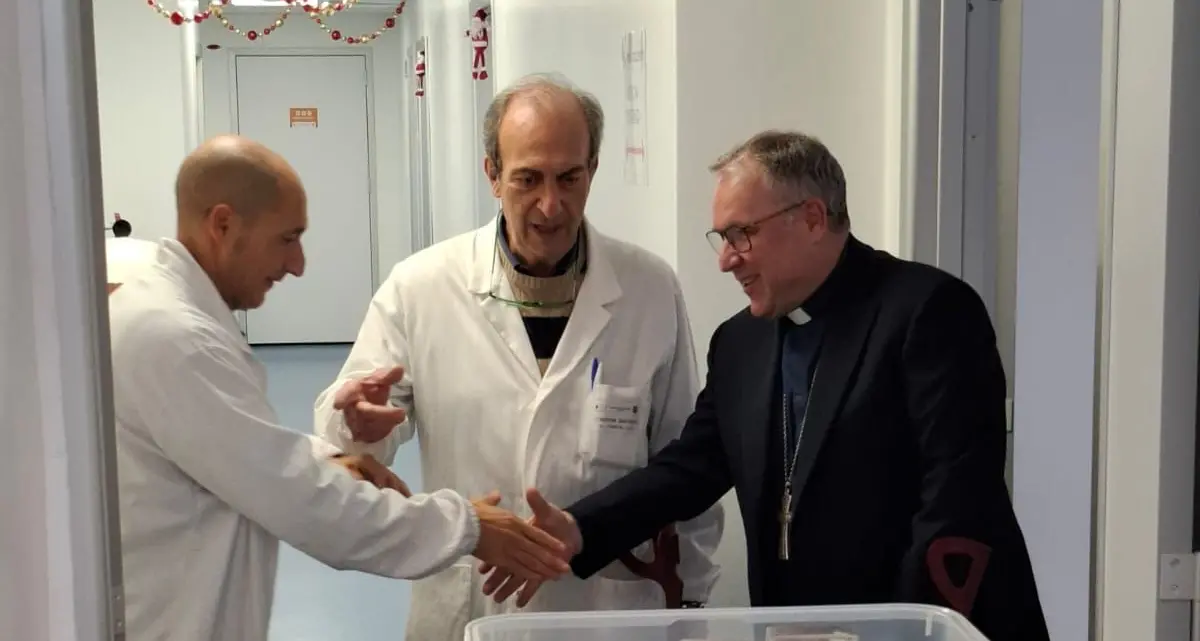 Crotone, visita del vescovo Torriani all’ospedale cittadino\n