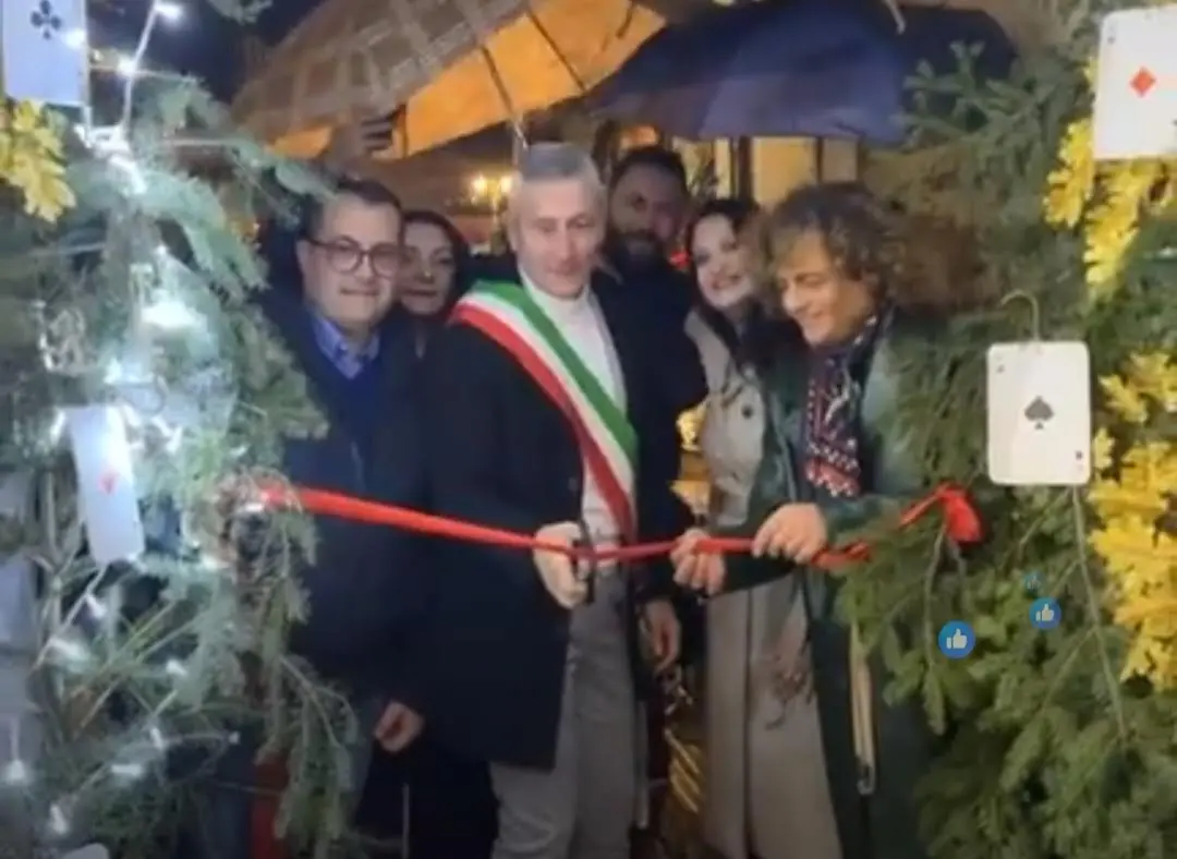 Taurianova entra nel clima natalizio tra la Via del Vischio, presepi e libri\n