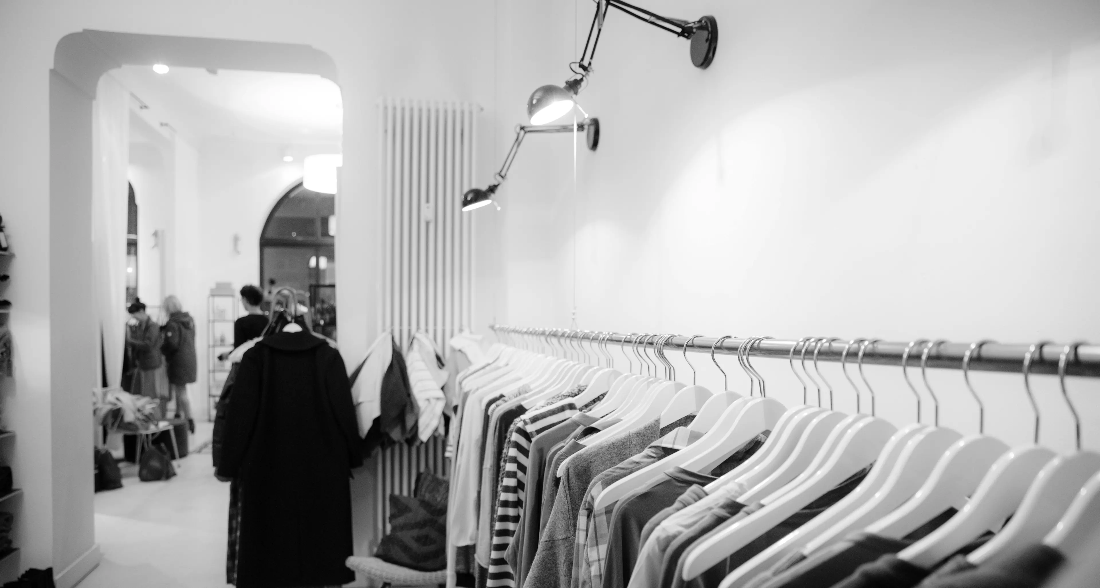 Saldi anticipati al 3 gennaio, negozi in affanno e famiglie senza soldi: il commercio in Calabria è sotto stress