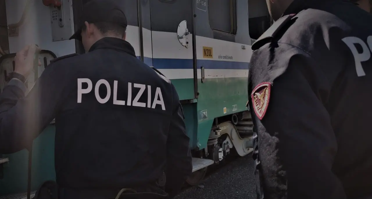Reggio Calabria,\u00A0rintracciato dalla Polfer ed espulso cittadino straniero autore di danneggiamenti e aggressioni in città