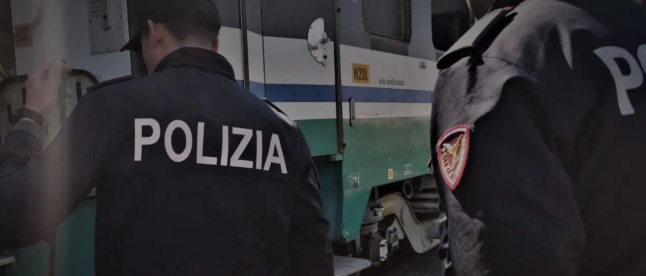 Reggio Calabria,\u00A0rintracciato dalla Polfer ed espulso cittadino straniero autore di danneggiamenti e aggressioni in città