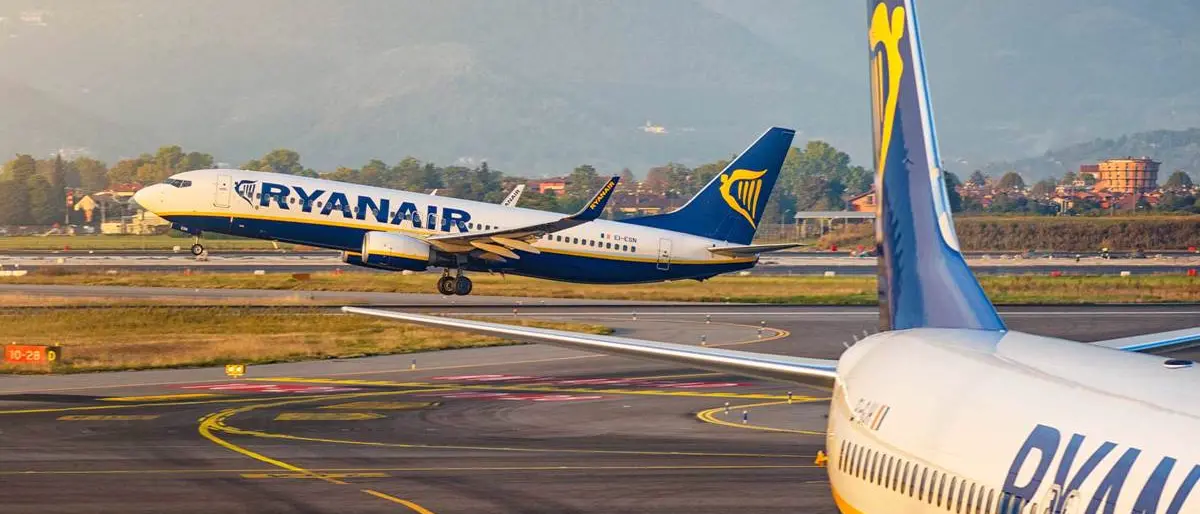 Ryanair, stangata per la compagnia aerea: dall’Antitrust multa da 255, 7 milioni per «abuso di posizione dominante»\n