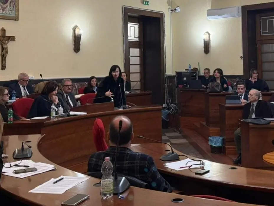 Vibo, approvato il Bilancio: manovra da 66 milioni euro. Tensioni politiche: Colelli in silenzio, Console mattatore