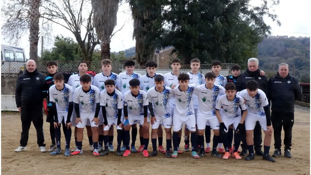 Asd Francavilla Angitola Under 17, l'anno si chiude in bellezza. Pungitore: «Ormai siamo una bella realtà del calcio giovanile regionale»\n