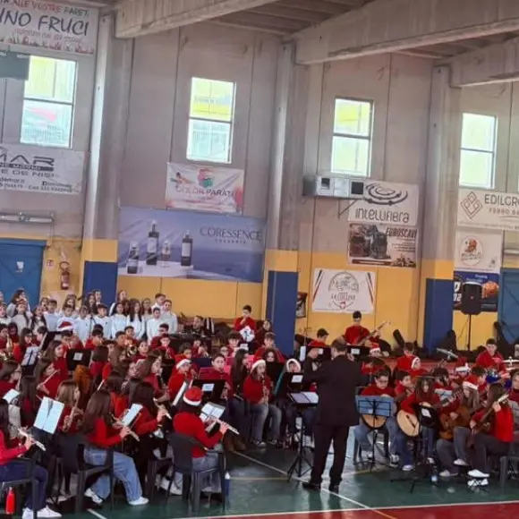 A Filadelfia applausi per il concerto di Natale: protagonisti 150 alunni dell’Istituto Montalcini\n