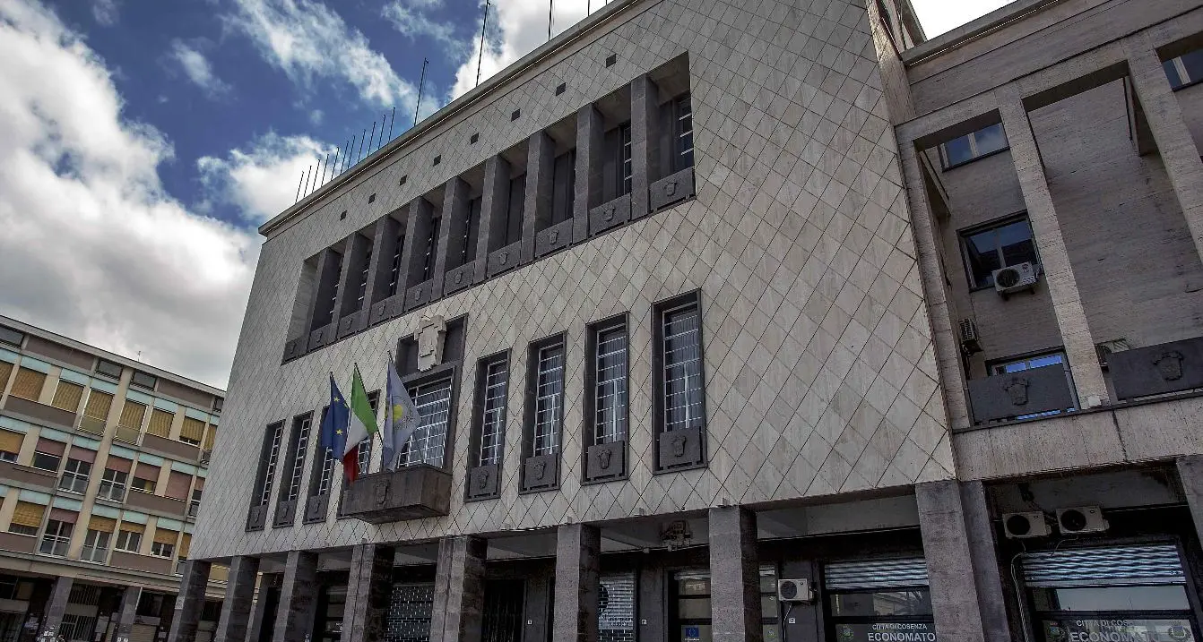 Comune Cosenza, Idonei e Comitato PA: «Stupiti da Mazzuca, risponde a suggerimenti con minacce di querela»\n