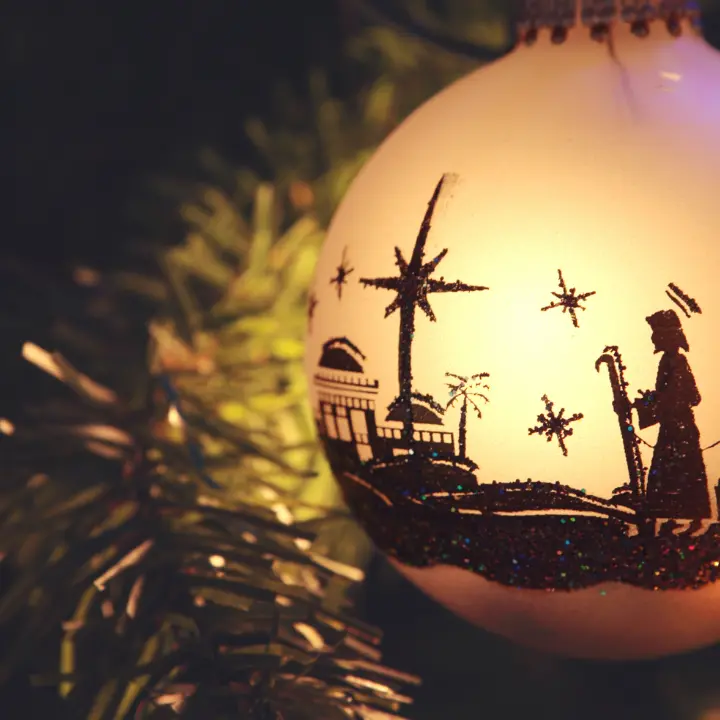 Oltre il velo cristiano, quando il Natale diventa memoria:\u00A0radici antiche nel solstizio d'inverno e nel cuore del Sud\n