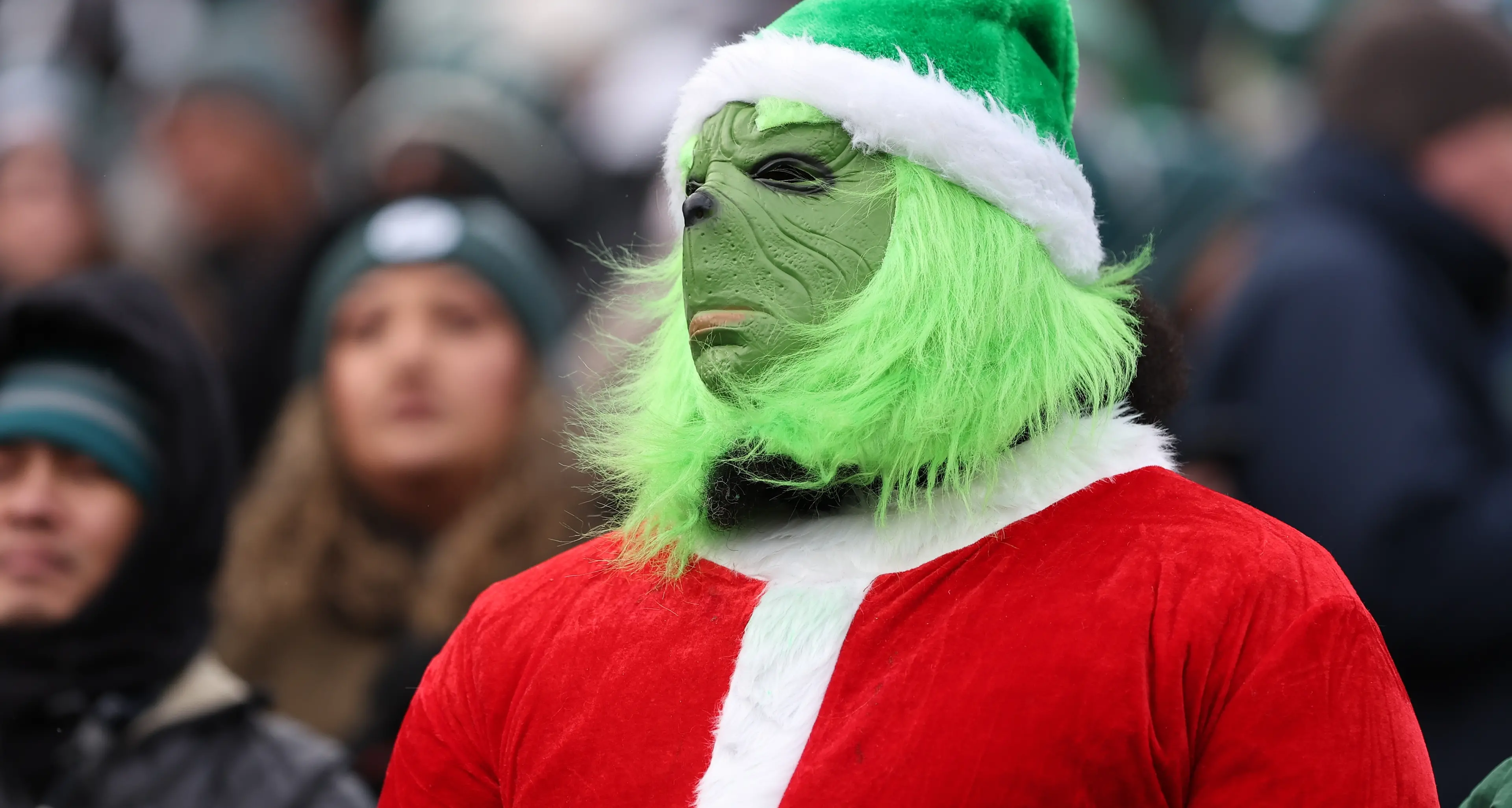 Natale tra Grinch e ipocrisia: il periodo più amato dagli italiani mette in luce emozioni contrastanti\n