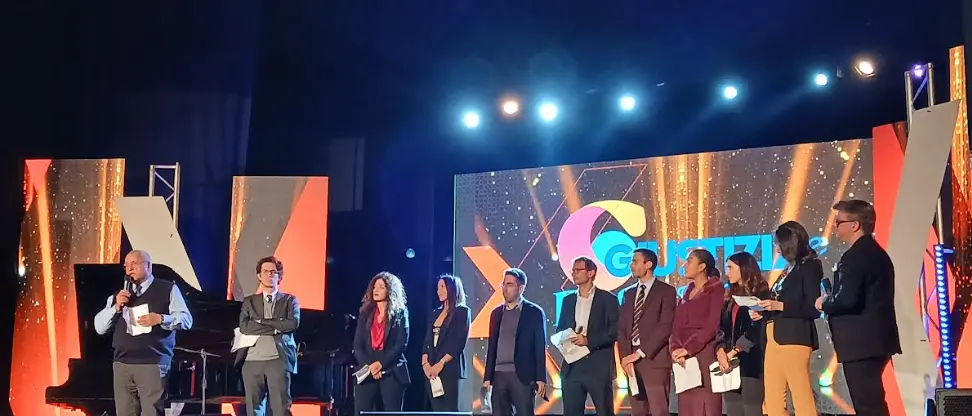 “Giustizia e Passione” al Teatro Manfroce di Palmi: il diritto diventa musica e solidarietà\n